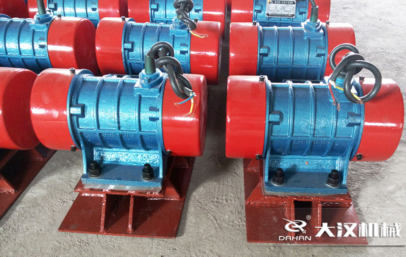 �}����������Cչʾ